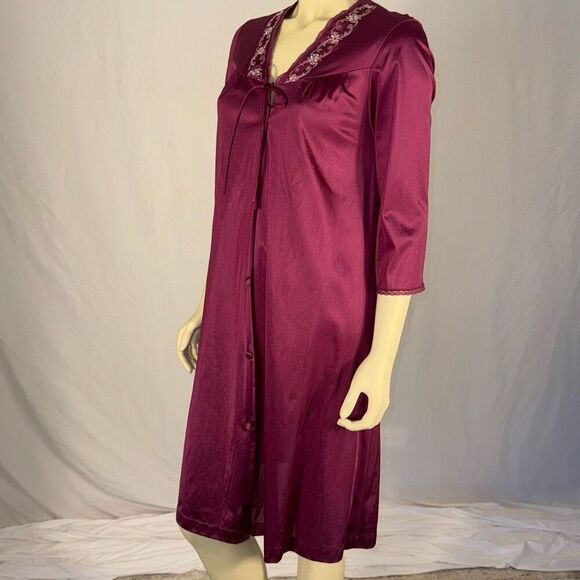 Vintage Montgomery Ward Women's Long NyyRobe Buttons Pocket Size Small - Picture 1 of 14